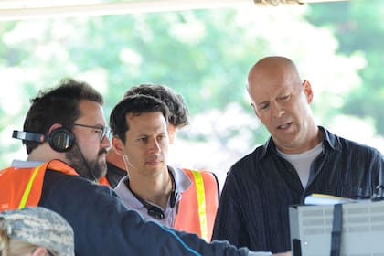 Kevin Smith y Bruce Willis durante el rodaje de Cop Out en 2010 (Crédito: Bobby Bank/WireImage)