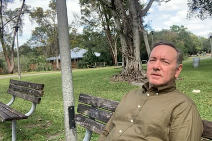 Kevin Spacey y su reaparición en un video para Navidad.