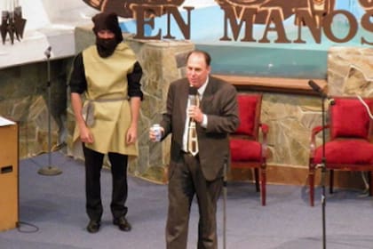 Kevin Wynne es un reconocido misionero, pastor y orador que imparte las misas dominicales de la Iglesia Bautista Monte Sion