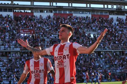 Kevin Zenón, lateral izquierdo de Unión de Santa Fe, es pretendido por Boca Juniors