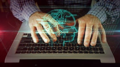 Khan sostiene que en las clases online es mucho más fácil controlar cualquier irregularidad.