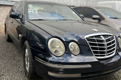 Kia Opirus, una berlina de lujo muy poco frecuente en la Argentina