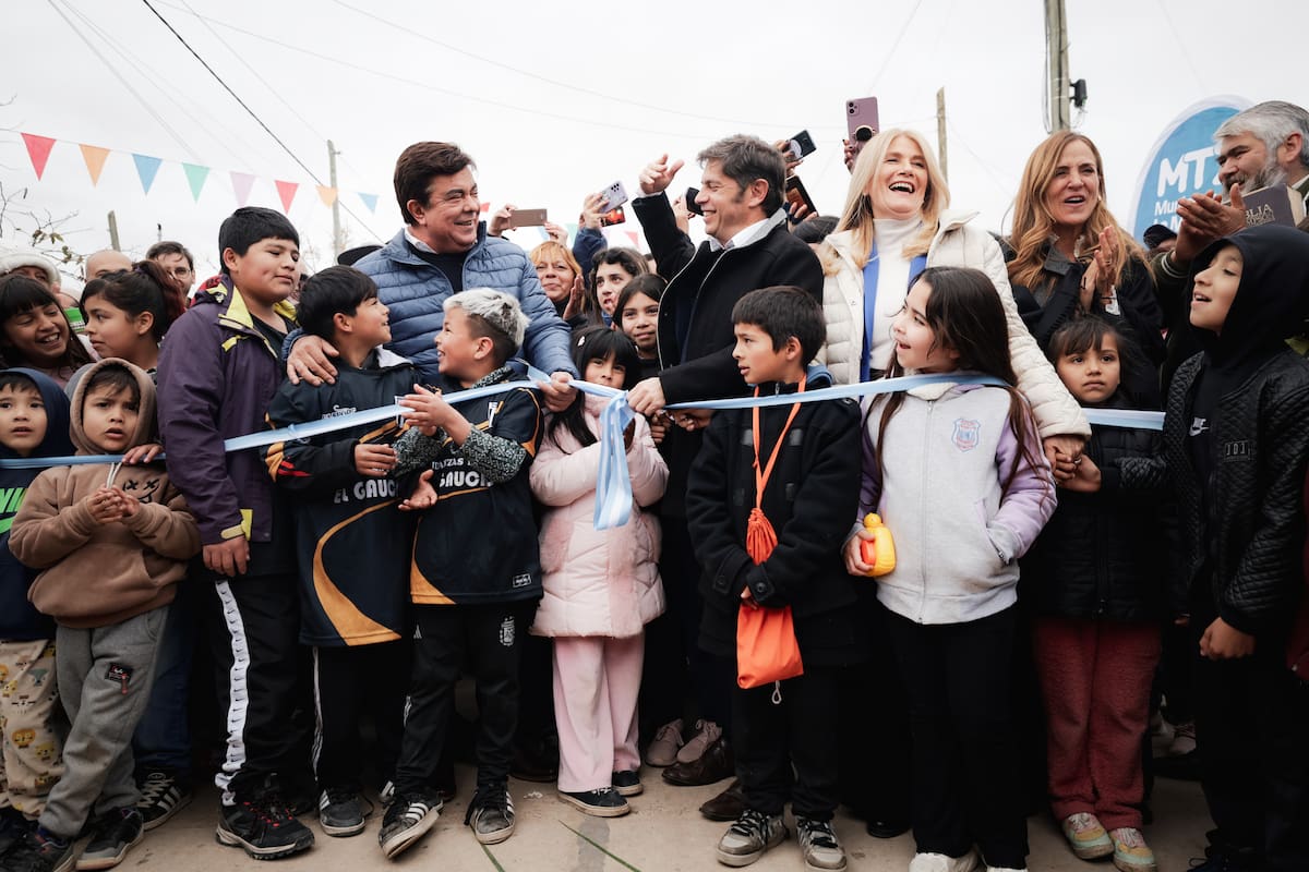 Kicillo con Magario y Espinoza en La Matanza, poco después de la incursión de Milei