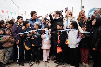 Kicillo con Magario y Espinoza en La Matanza, poco después de la incursión de Milei