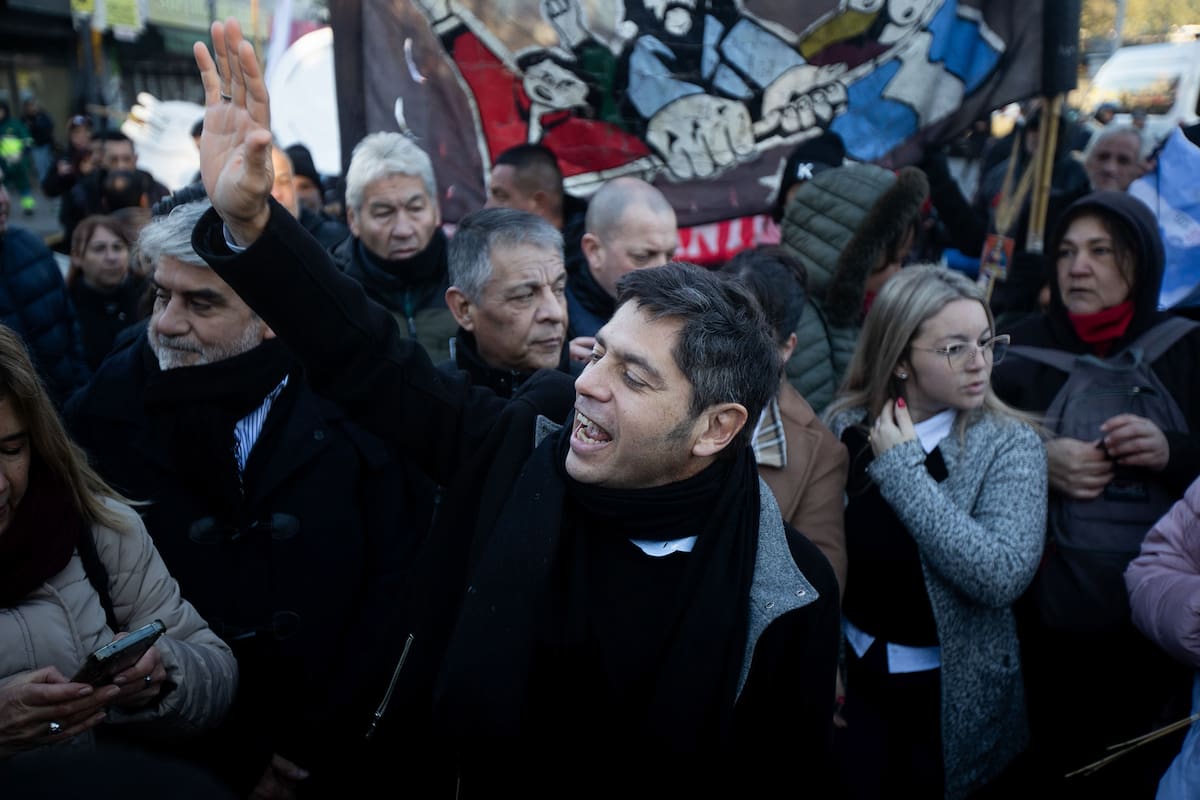 Kicillof busca diferenciarse de Milei con la mira en 2027