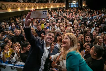 Kicillof con Magario en Avellaneda, antes de asumir la presidencia del PJ Bonaerense.