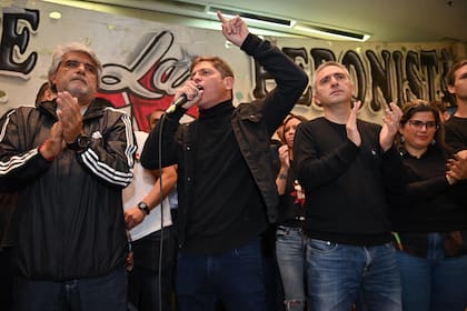 Kicillof, con Walter Correa y Andrés Larroque, el domingo, en un acto en la quinta de San Vicente que fue propiedad de Juan y Eva Perón