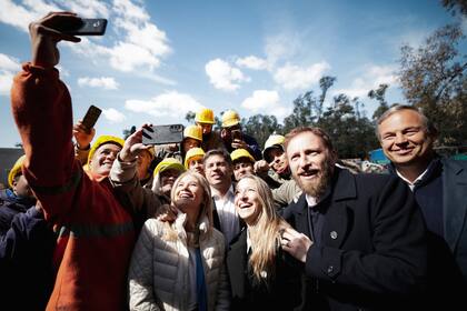 Kicillof, de campaña por Lomas de Zamora, junto a Magario, Otermín y Cascallares