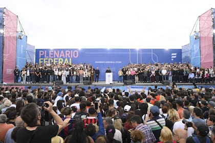 Kicillof durante el acto en Avellaneda