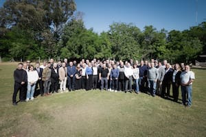 Kicillof e intendentes del Movimiento Derecho al Futuro, en Berazategui