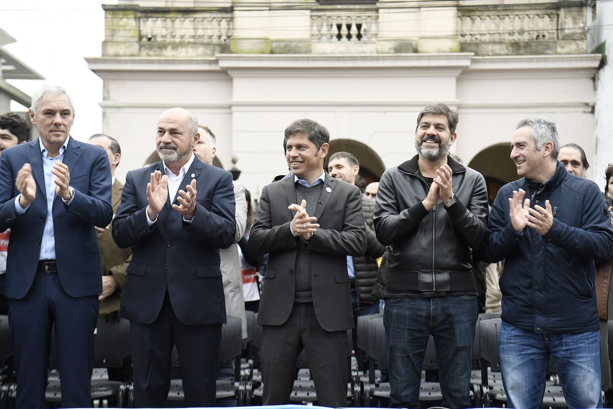 Kicillof en Ensenada junto a ministros y el intendente Secco
