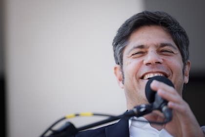 Kicillof en Ezeiza tras los crímenes del Gran Buenos Aires.
