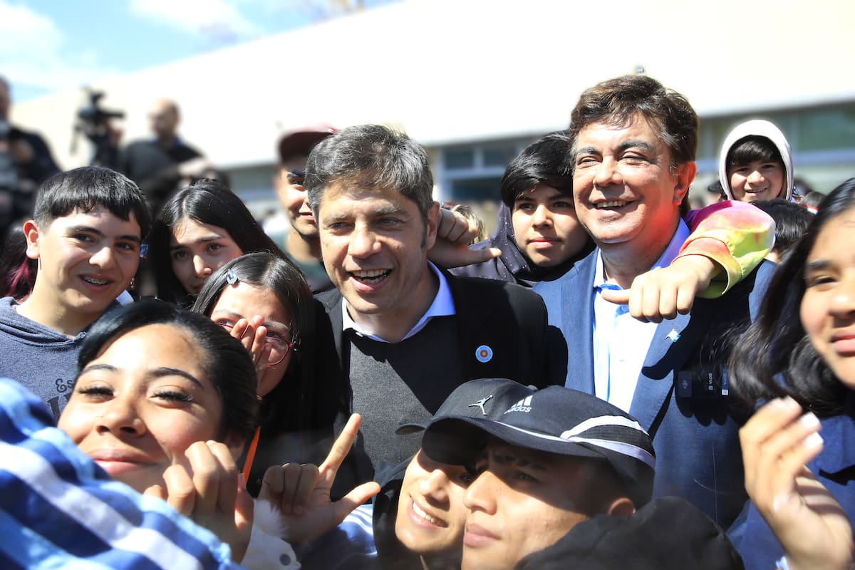 Kicillof en su acto propio en La Matanza, junto a Fernando Espinoza, intendente del municipio