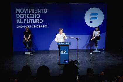 Kicillof en Teatro Picadelli de CABA