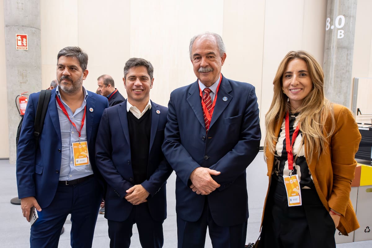 Kicillof, junto a Bianco y Nicolini, parte de la comitiva que viajó a España