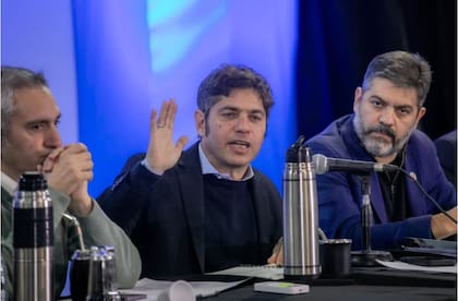 Kicillof junto a dos de sus principales laderos, los ministros Carlos Bianco y Andrés "Cuervo" Larroque