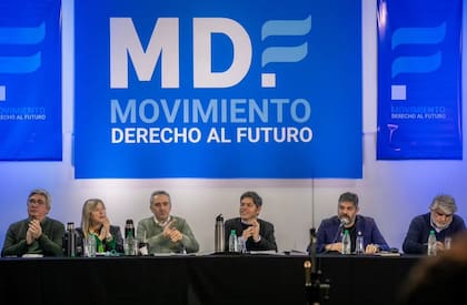 Kicillof junto a parte de su mesa chica: Carlos Bianco, Andrés Larroque, Cristina Álvarez Rodríguez y Walter Correa