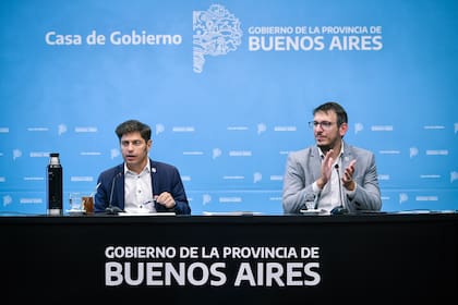 Kicillof, junto al presidente del Banco Provincia, Juan Cuattromo