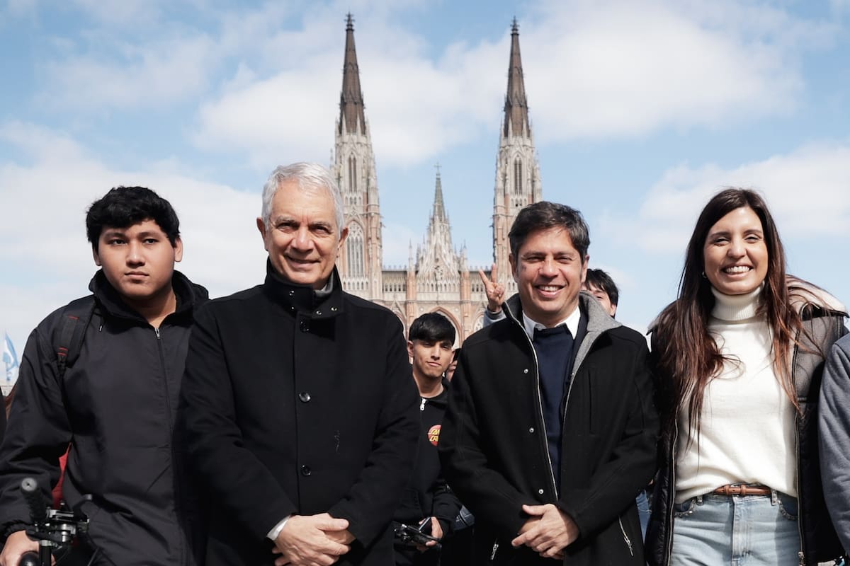 Kicillof participó de un plan de entrega de bicicletas por parte del Ministerio de Ambiente