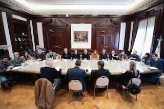 Kicillof busca seducir a los intendentes críticos con reparto de fondos