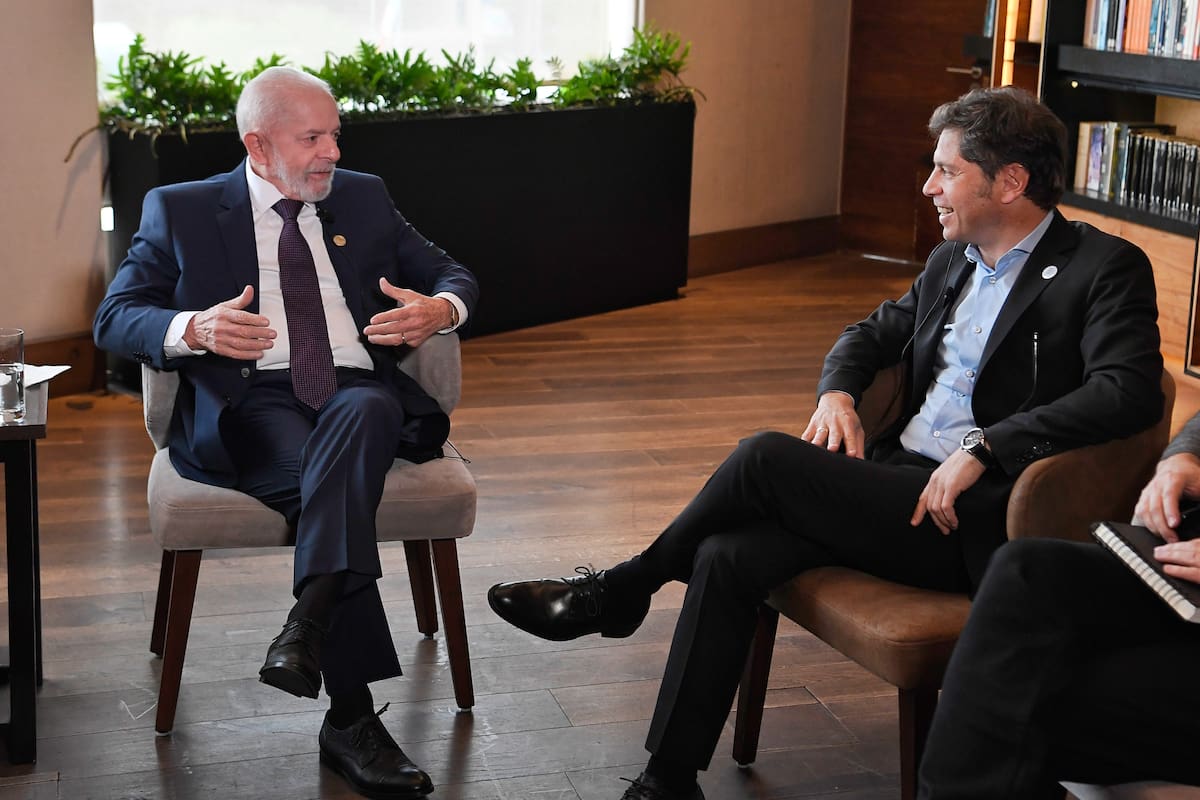 Kicillof se reunió con Lula Da Silva en México
