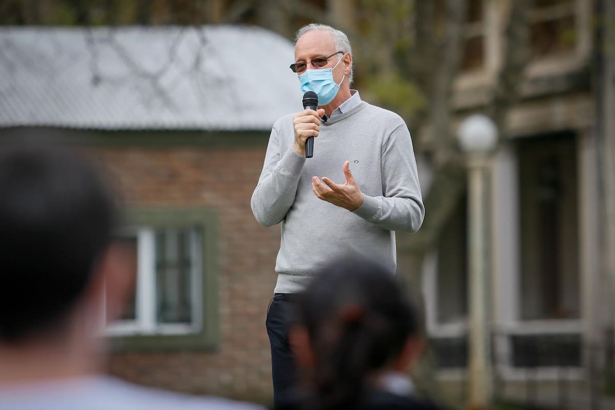 Kicillof y Gollan anunciaron la incorporación de 1.137 residentes a la planta permanente de los hospitales bonaerenses