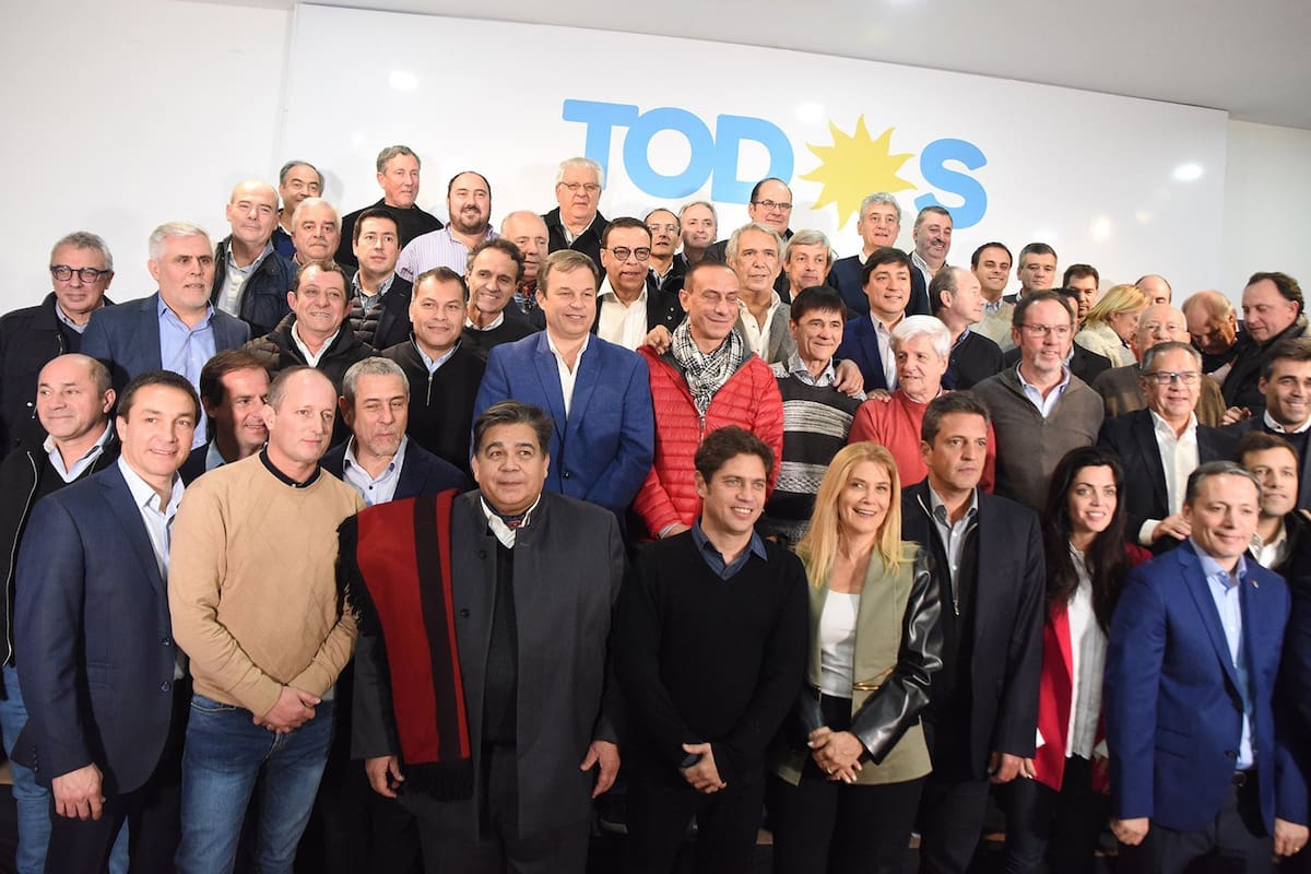 Kicillof y los intendentes del PJ durante la campaña; desde entonces la relación no se recompuso