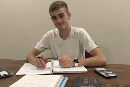 Kieffer Schroder siguió sus estudios desde Ingeniería Ambiental desde Río Gallegos