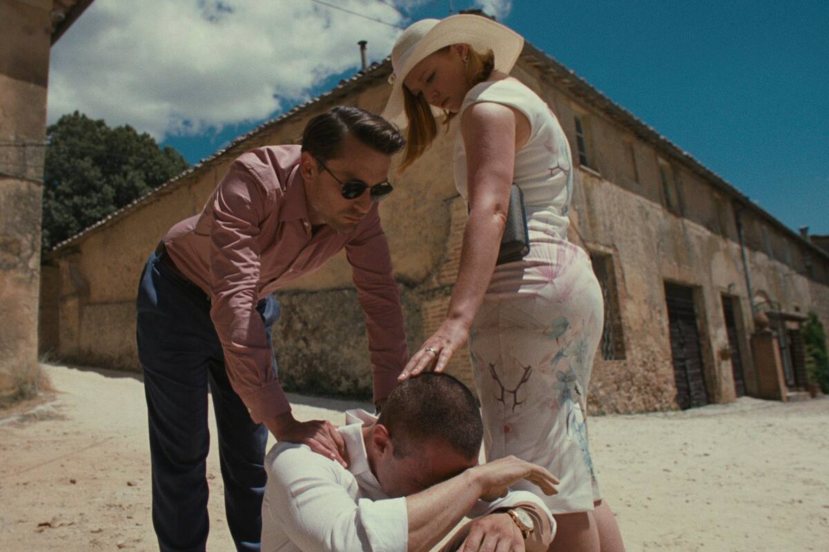 Kieran Culkin, Jeremy Strong y Sarah Snook en una escena del final de la tercera temporada