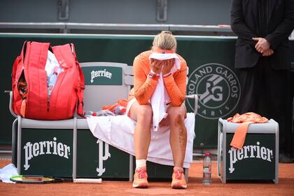 Las muestras de dolor acompañaron a Kiki Bertens durante su partido ante Errani