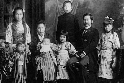 Kikunae Ikeda se preguntó qué sabor tenía la sopa de algas que su esposa le preparaba.