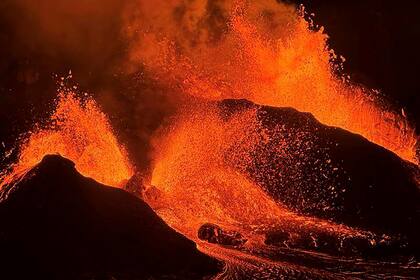 Kilauea, uno de los volcanes más activos del mundo, vuelve a arrojar lava