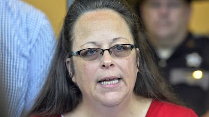 Kim Davis, la funcionaria norteamericana encarcelada por negarse a cumplir el fallo que legalizó el matrimonio entre personas del mismo sexo