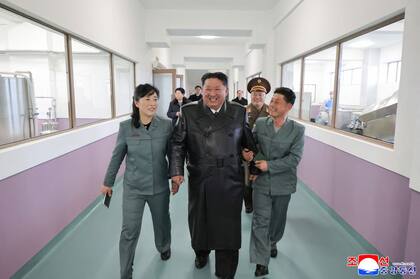 Kim Jong-un junto a su hija Kim Ju Ae