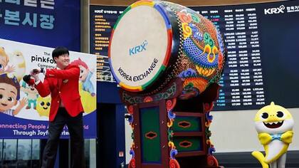Kim Min-seok, director ejecutivo de Pinkfong, en la ceremonia de salida a bolsa de la empresa