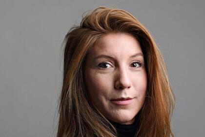 La periodista Kim Wall fue asesinada por el ingeniero Peter Madsen en su submarino de fabricación casera, después de que ella subiera a este para entrevistarlo, el 10 de agosto de 2017