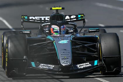 Kimi Antonelli quedó al frente al cabo de la mitad inicial de la segunda práctica en Melbourne; Mercedes está considerado uno de los favoritos para el campeonato.