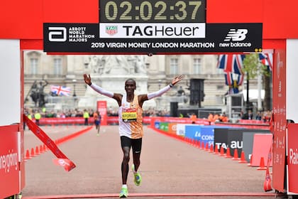 Kipchoge estableció en Londres la segunda mejor marca de la historia en maratón