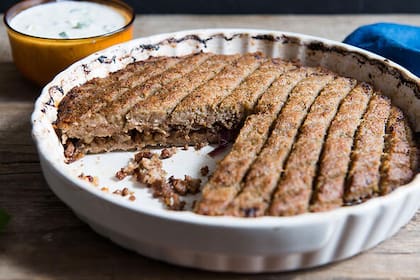 Kippe senya, o en bandeja, una especie de pan de carne al estilo sefaradí.