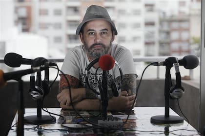 Kischner y una oficina devenida en radio