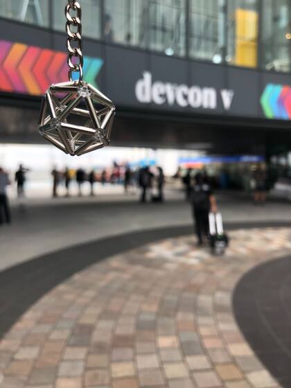 Kleros en la conferencia Devcon de Osaka en 2019.