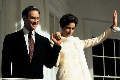 Kline y Sigourney Weaver, una pareja con mucha química en la película