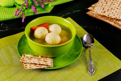 Kneidalaj en sopa de pollo