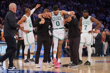 Knicks toman ventaja 3-1 sobre Celtics con victoria 121-113. Tatum sale lesionado