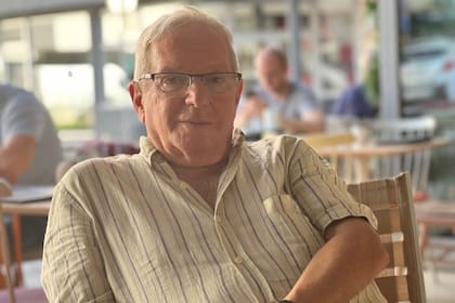 Knobel Freud considera que hoy existe, más que nunca, una ruptura generacional entre padres e hijos, y plantea posibles soluciones