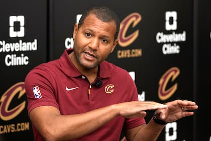 Koby Altman, presidente de operaciones de baloncesto de Cavaliers, firma extensión, según fuente AP