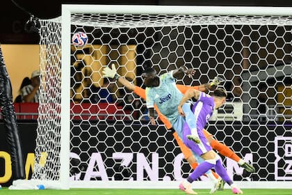 Kolo Muani y Conceição anotan 2 cada uno y Juventus inicia Mundial de Clubes arrollando 5-0 a Al Ain