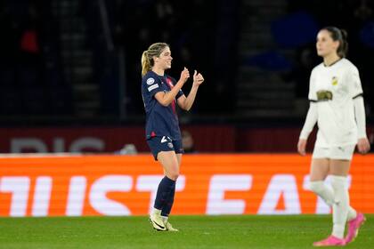 Korbin Albert del Paris Saint-Germain tras marcar un gol ante BK Hacken en los cuartos de final de la Liga de Campeones femenina, el jueves 28 de marzo de 2024, en París. (AP Foto/Thibault Camus)