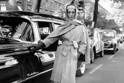 Quien fue la musa de Christian Dior y de Yves Saint Laurent, Kouka Denis, falleció a los 79 años, en Buenos Aires