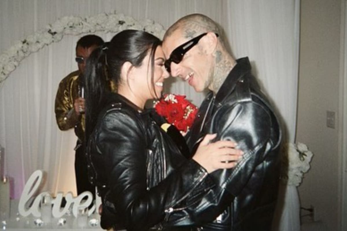 Kourtney Kardashian y Travis Barker se casaron en una boda relámpago en Las Vegas (Crédito: Instagram/@kourtneykardash)